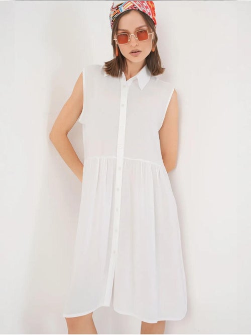 Vestido midi sem mangas com botões e colarinho de camisa bdart - Kiabi Vestido midi sem mangas com botões e colarinho de camisa bdart - Kiabi