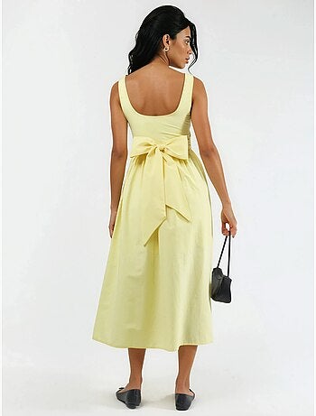 Vestido midi sem mangas com decote arredondado busem