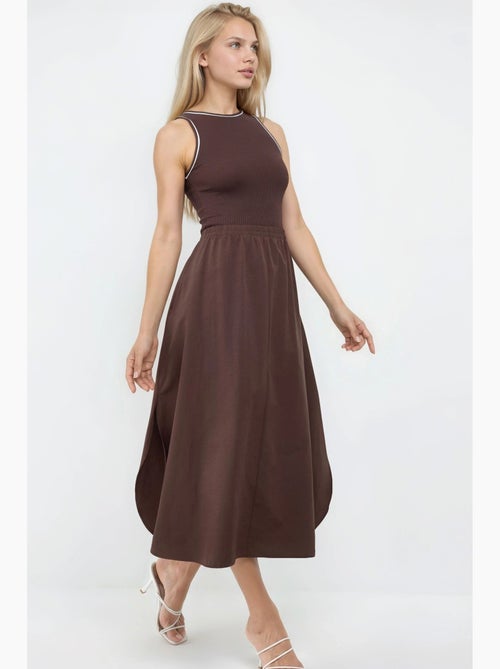 Vestido midi sem mangas com decote redondo busem - Kiabi Vestido midi sem mangas com decote redondo busem - Kiabi