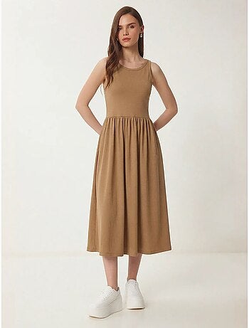 Vestido midi sem mangas com decote redondo istanbul