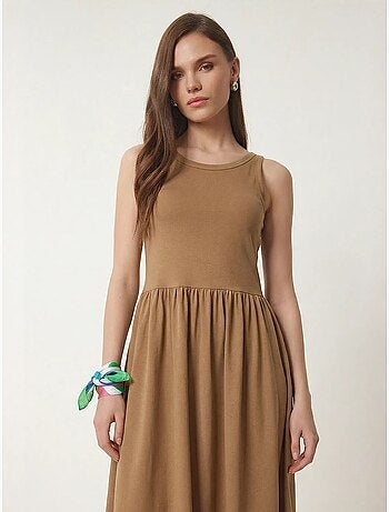 Vestido midi sem mangas com decote redondo istanbul