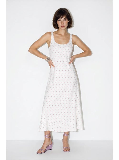 Vestido midi sem mangas de bolinhas com detalhe de amarração lucci - Kiabi Vestido midi sem mangas de bolinhas com detalhe de amarração lucci - Kiabi