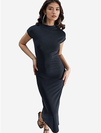 Vestido midi slim fit com decote redondo busem