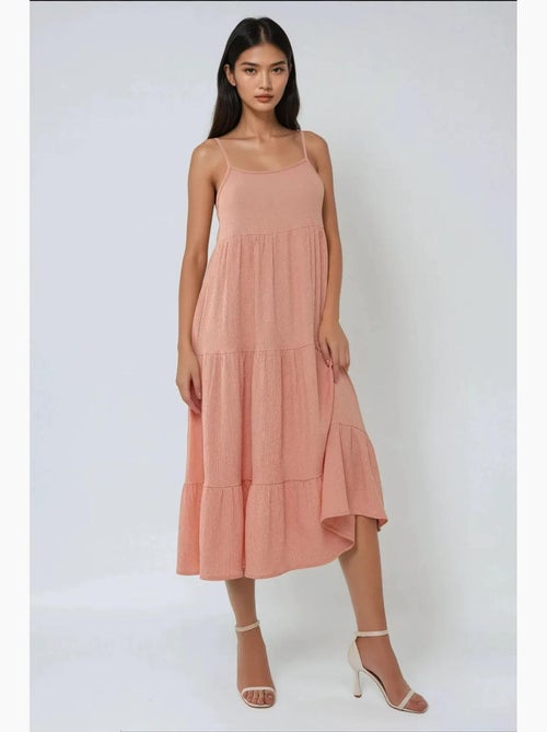 Vestido midi texturado em formato a hiccup - Kiabi Vestido midi texturado em formato a hiccup - Kiabi
