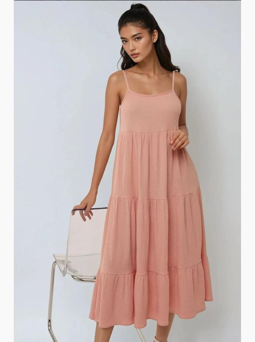 Vestido midi texturado em formato a hiccup - Kiabi Vestido midi texturado em formato a hiccup - Kiabi