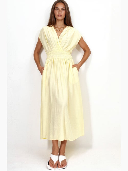 Vestido midi texturizado com decote em v busem - Kiabi