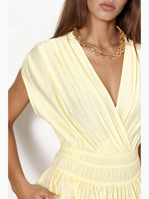 Vestido midi texturizado com decote em v busem - Kiabi