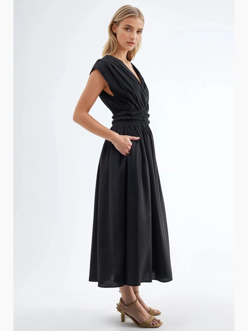 Vestido midi texturizado com decote em v busem Preto - Kiabi