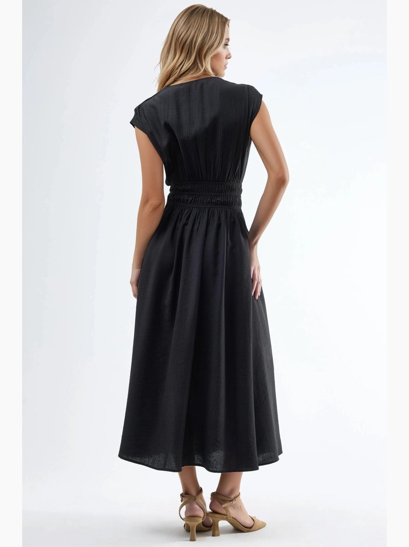 Vestido midi texturizado com decote em v busem Preto - Kiabi