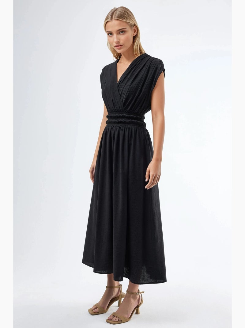 Vestido midi texturizado com decote em v busem Preto - Kiabi