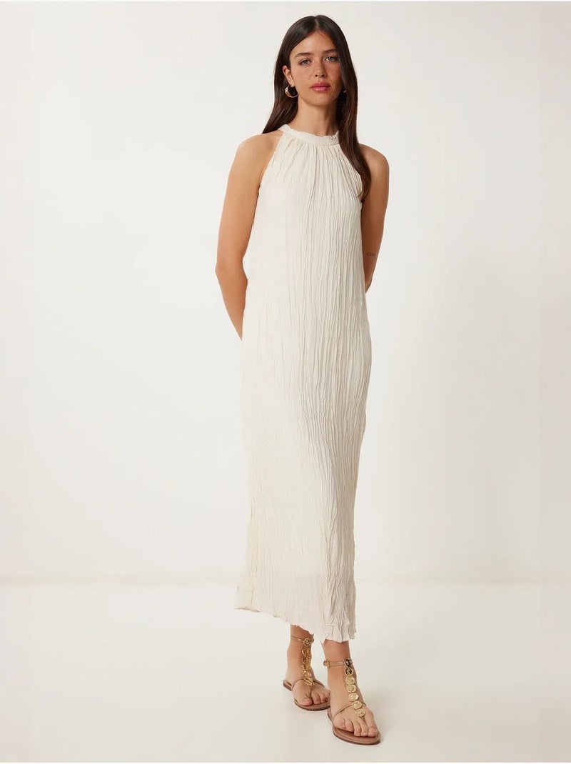Vestido midi texturizado com decote halter istanbul Creme - Kiabi