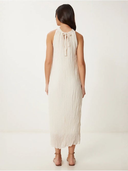 Vestido midi texturizado com decote halter istanbul - Kiabi Vestido midi texturizado com decote halter istanbul - Kiabi