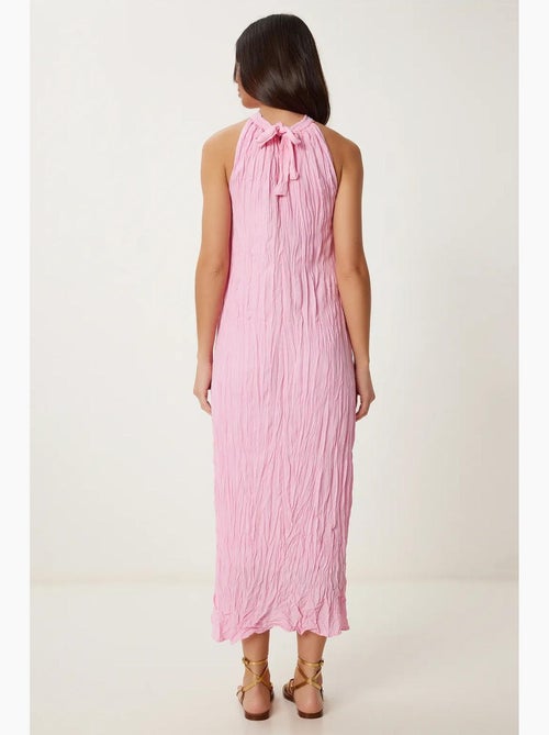 Vestido midi texturizado com decote halter istanbul - Kiabi Vestido midi texturizado com decote halter istanbul - Kiabi