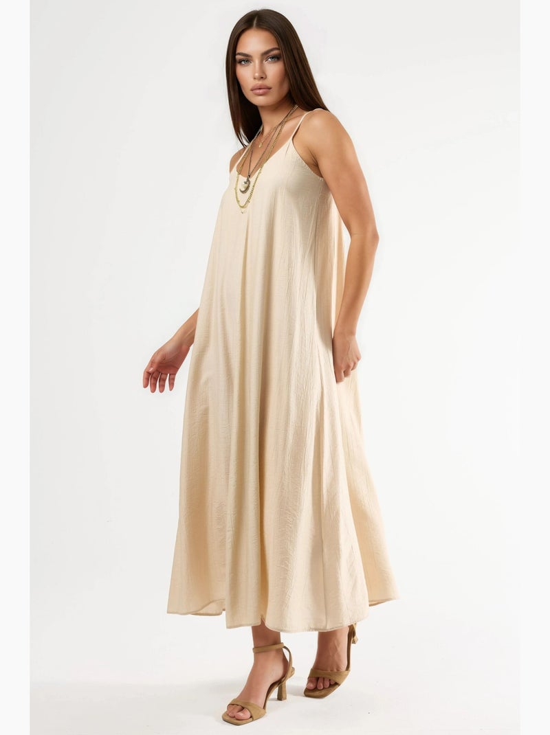 Vestido midi tipo combinação com decote em v busem Areia - Kiabi
