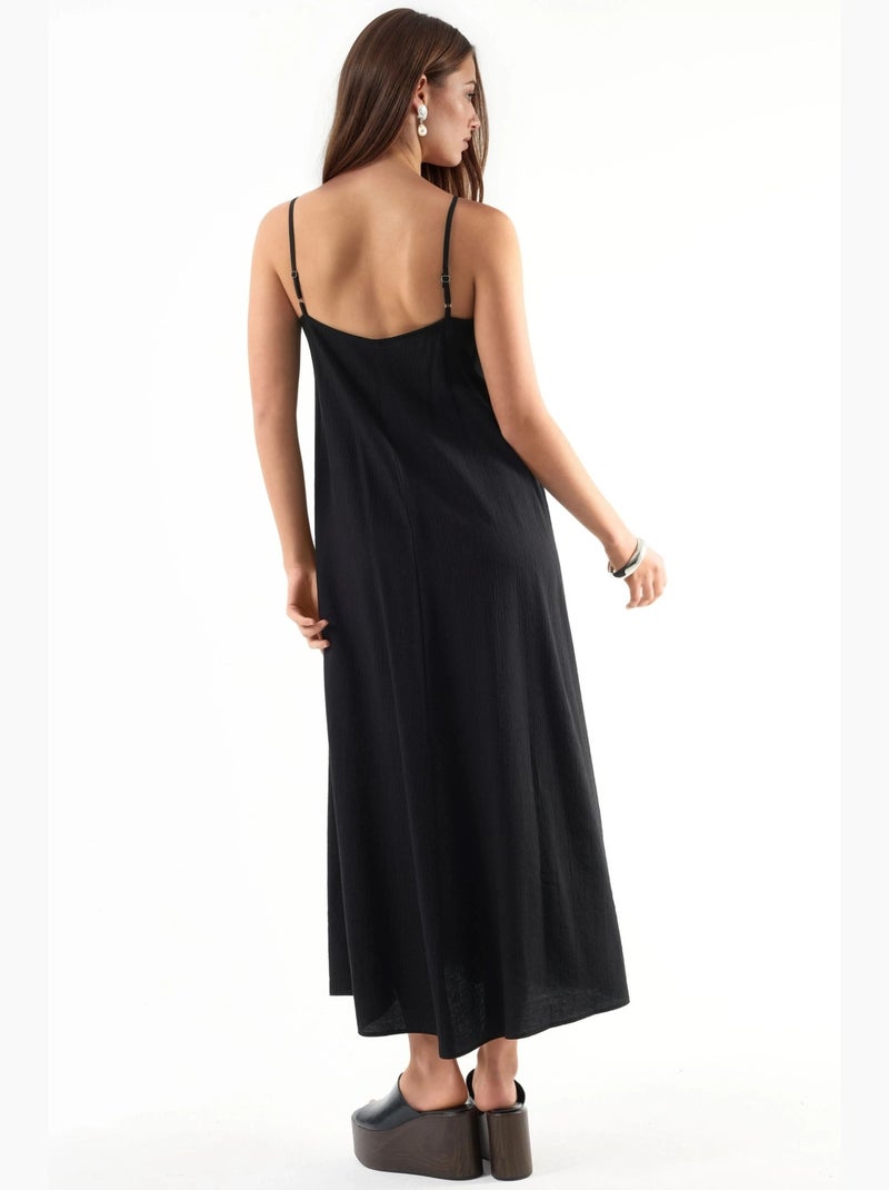 Vestido midi tipo combinação com decote em v busem Preto - Kiabi