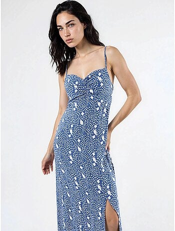 Vestido midi tipo combinação floral com decote coração busem