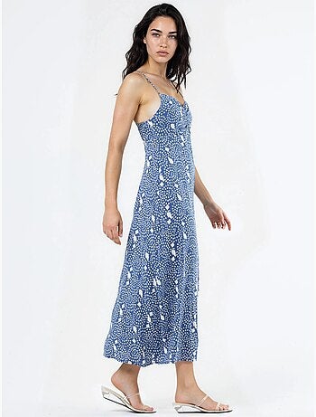 Vestido midi tipo combinação floral com decote coração busem