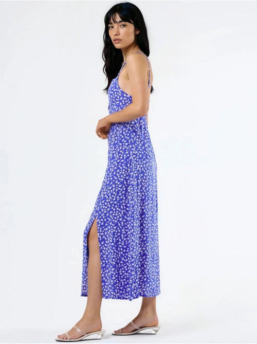 Vestido midi tipo combinação floral com decote coração busem - Kiabi Vestido midi tipo combinação floral com decote coração busem - Kiabi