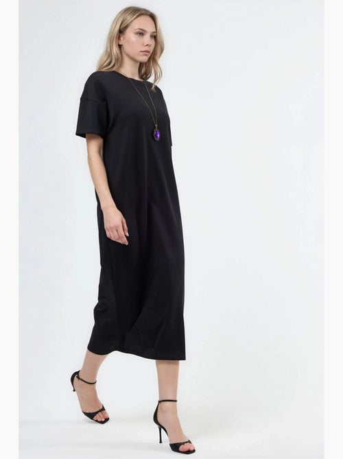 Vestido midi tipo t-shirt com gola redonda busem - Kiabi Vestido midi tipo t-shirt com gola redonda busem - Kiabi