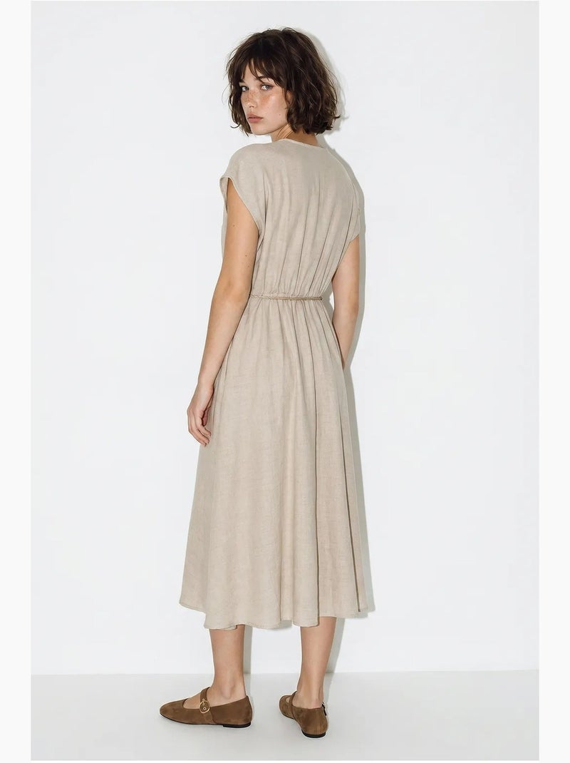 Vestido midi transpassado com cinto lucci Bege-argila - Kiabi