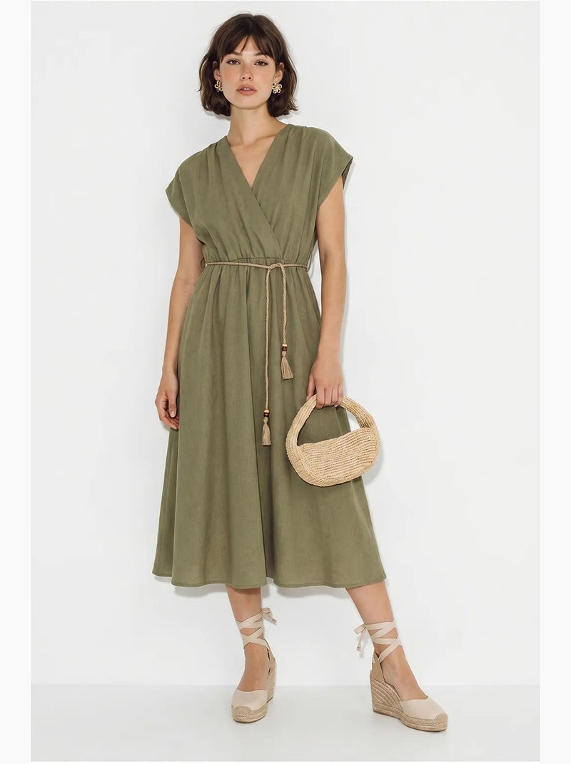 Vestido midi transpassado com cinto lucci Cáqui - Kiabi
