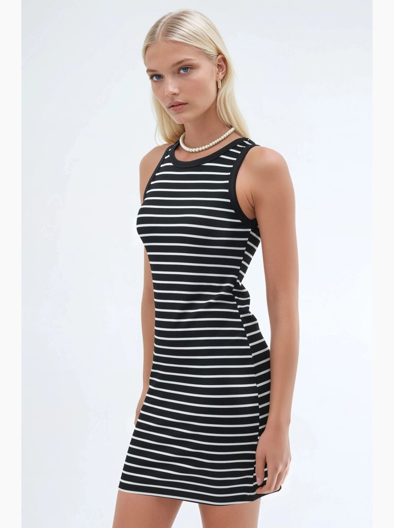 Vestido mini bodycon com gola redonda hiccup Preto Branco - Kiabi