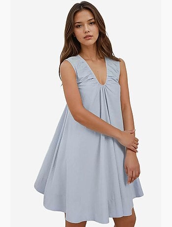 Vestido mini com decote em u e corte em a hiccup