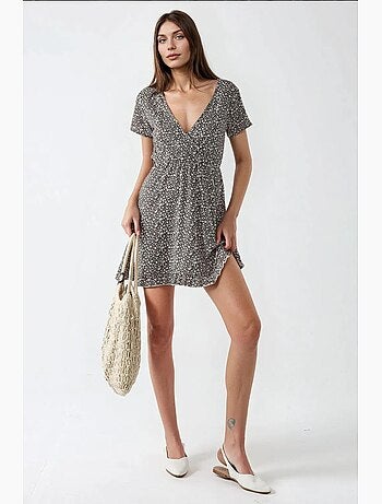 Vestido mini com decote em v e estampado floral miúdo, hiccup
