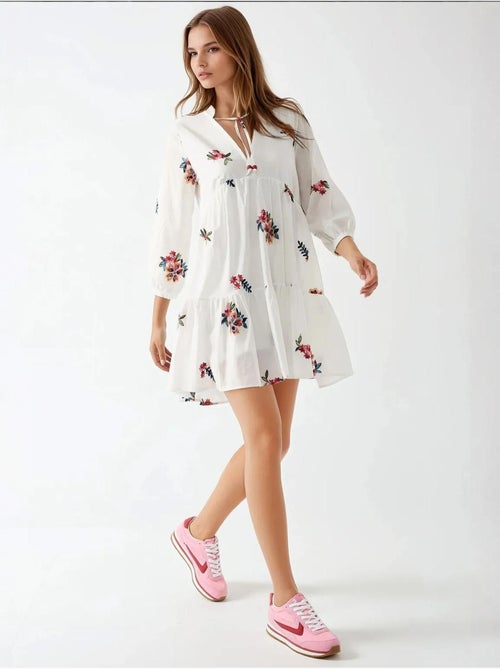 Vestido mini com padrão e decote em v hiccup - Kiabi Vestido mini com padrão e decote em v hiccup - Kiabi