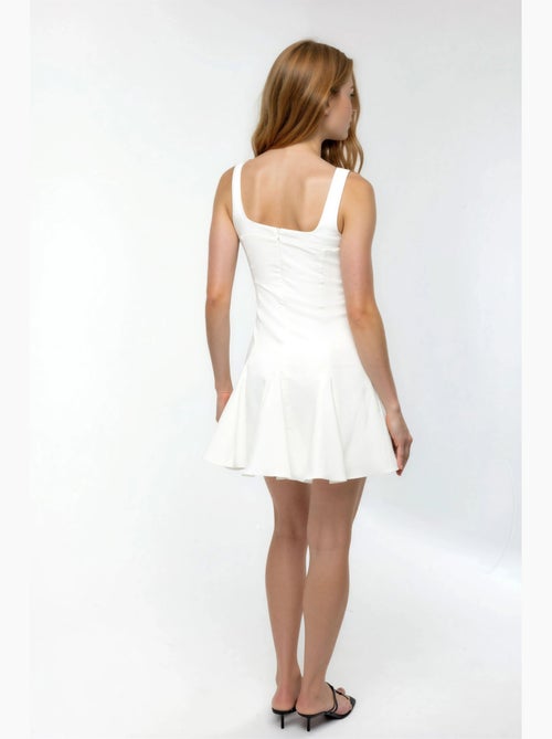 Vestido mini de bengaline elástica com decote quadrado hiccup - Kiabi Vestido mini de bengaline elástica com decote quadrado hiccup - Kiabi