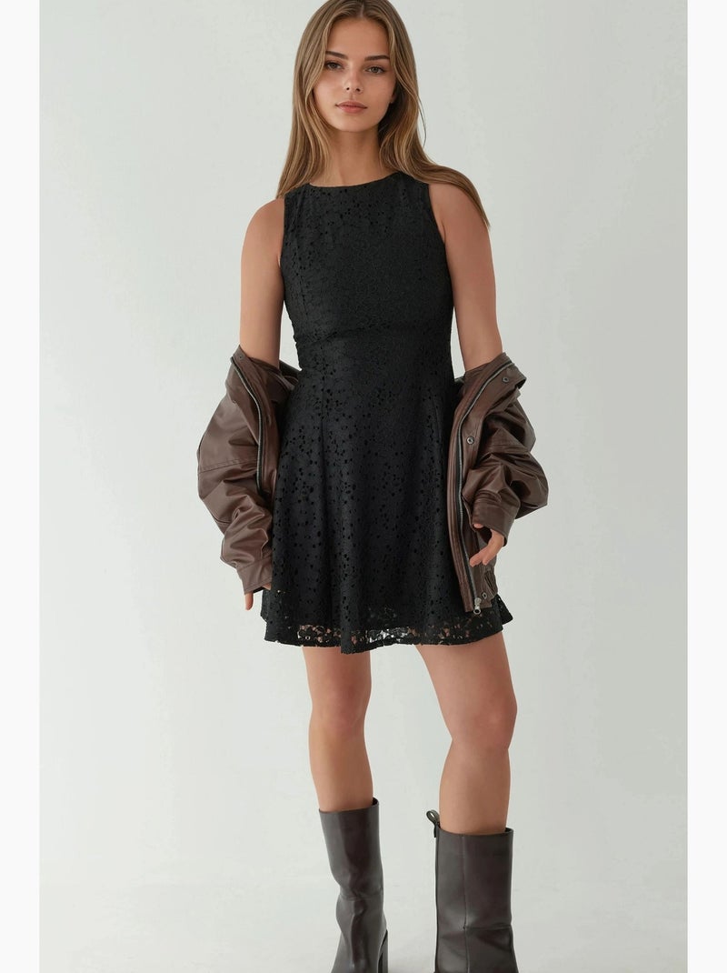 Vestido mini de renda com decote redondo hiccup Preto - Kiabi