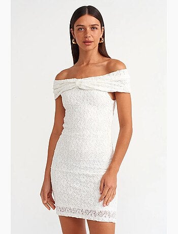 Vestido mini de renda justo ao corpo dilvin