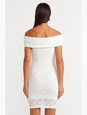Vestido mini de renda justo ao corpo dilvin
