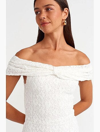 Vestido mini de renda justo ao corpo dilvin