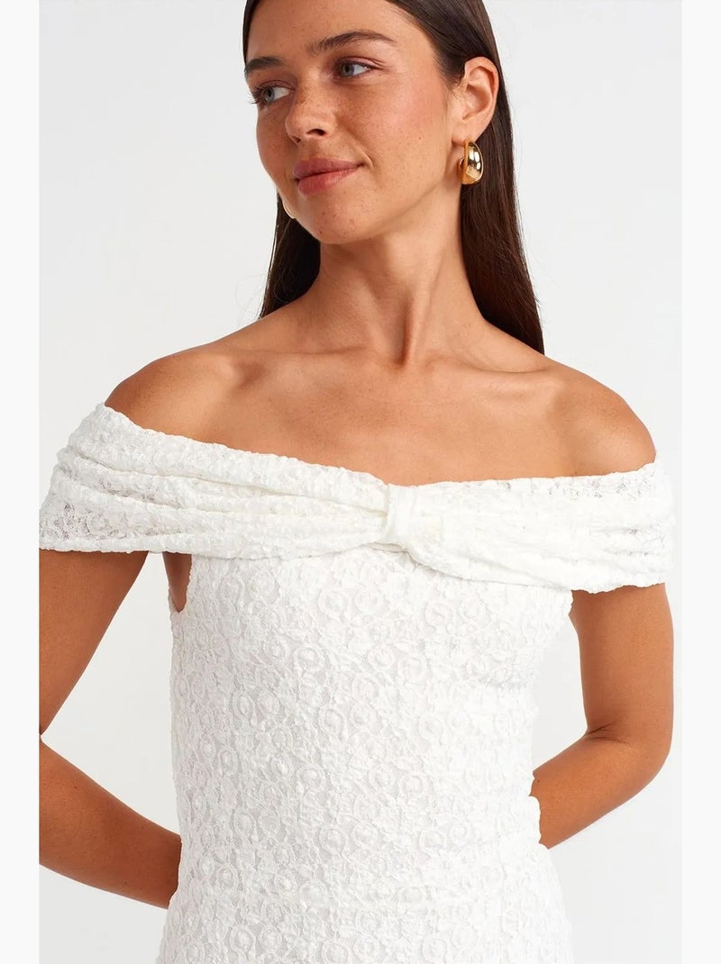 Vestido mini de renda justo ao corpo dilvin Branco - Kiabi