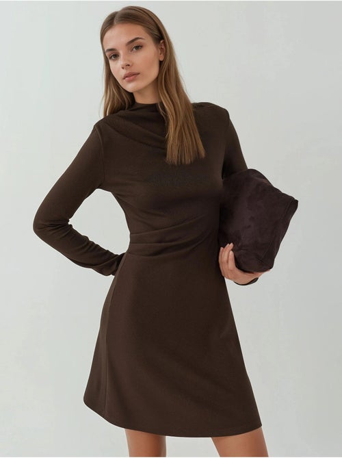Vestido mini drapeado com decote redondo hiccup - Kiabi Vestido mini drapeado com decote redondo hiccup - Kiabi