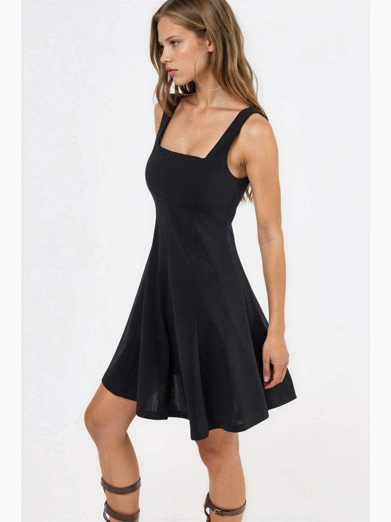 Vestido mini elegante com decote quadrado hiccup Preto - Kiabi