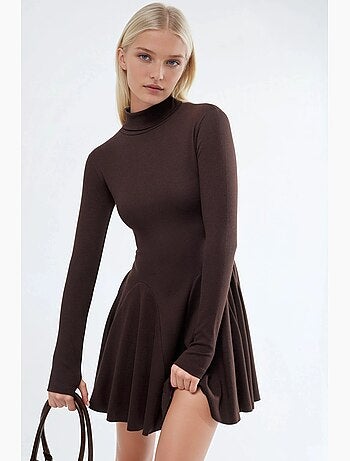 Vestido mini em jersey com gola alta busem