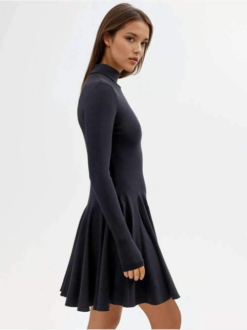 Vestido mini em jersey com gola alta busem - Kiabi Vestido mini em jersey com gola alta busem - Kiabi