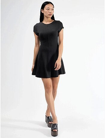 Vestido mini em linha a de manga curta busem