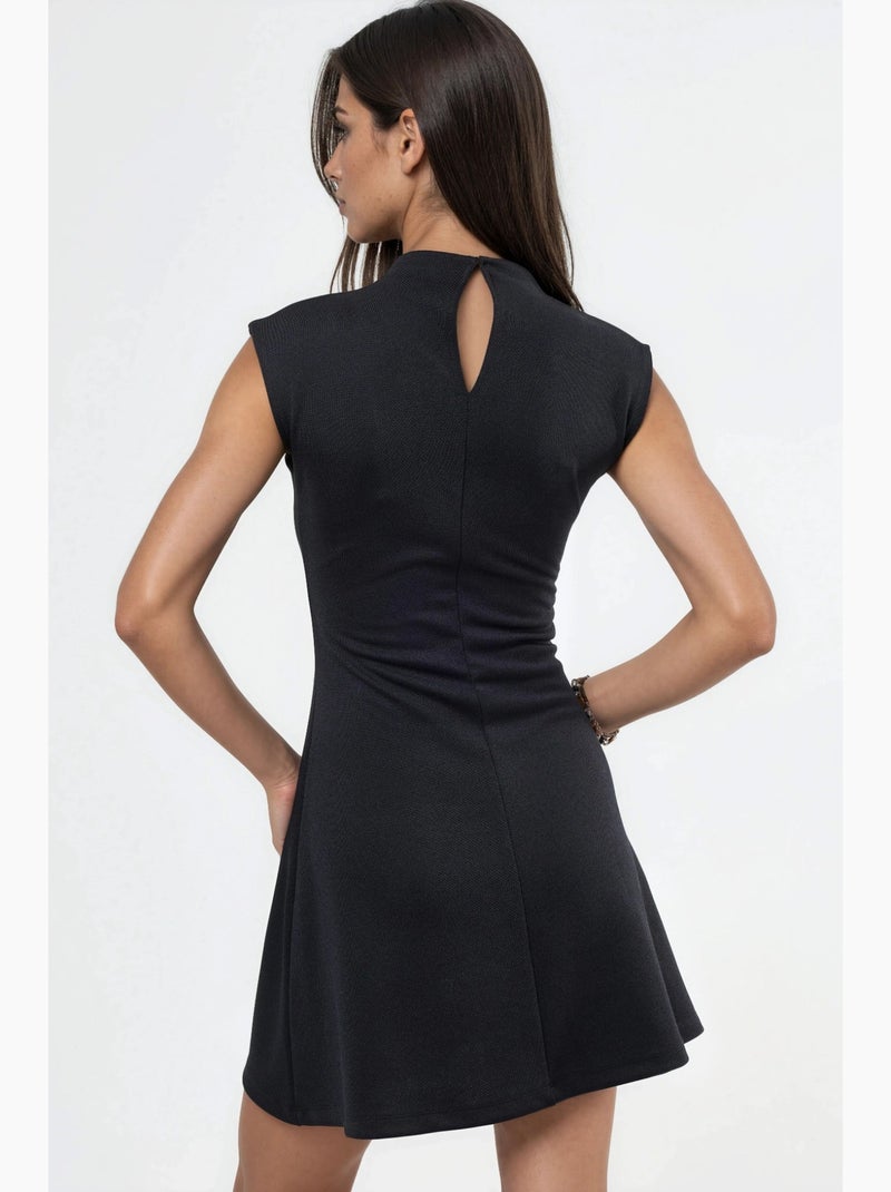 Vestido mini em linha a sem mangas com gola mandarim busem Preto - Kiabi