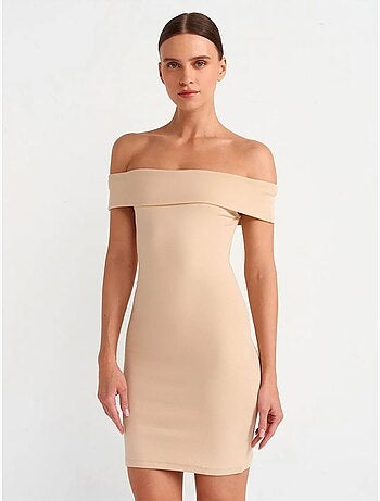 Vestido mini justo com decote ombro a ombro dilvin
