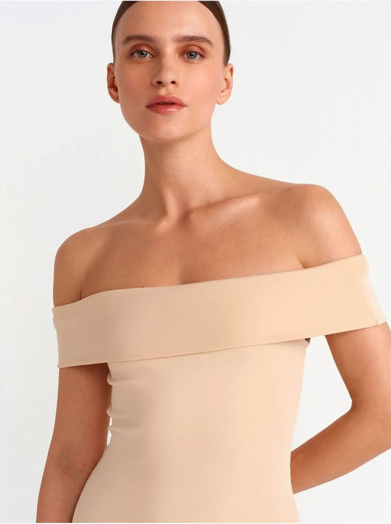 Vestido mini justo com decote ombro a ombro dilvin Bege-argila - Kiabi