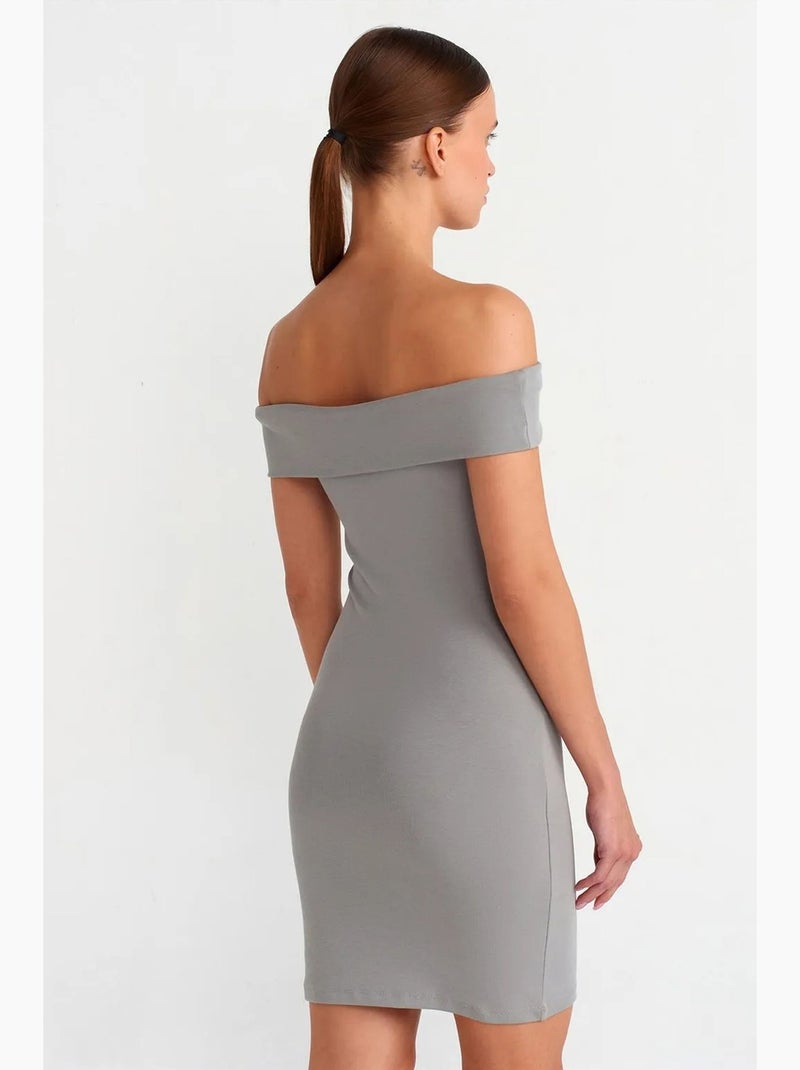 Vestido mini justo com decote ombro a ombro dilvin Cinza - Kiabi