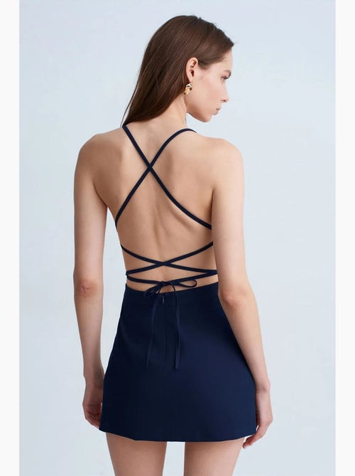 Vestido mini justo com decote quadrado e detalhe cut-out dilvin - Kiabi Vestido mini justo com decote quadrado e detalhe cut-out dilvin - Kiabi