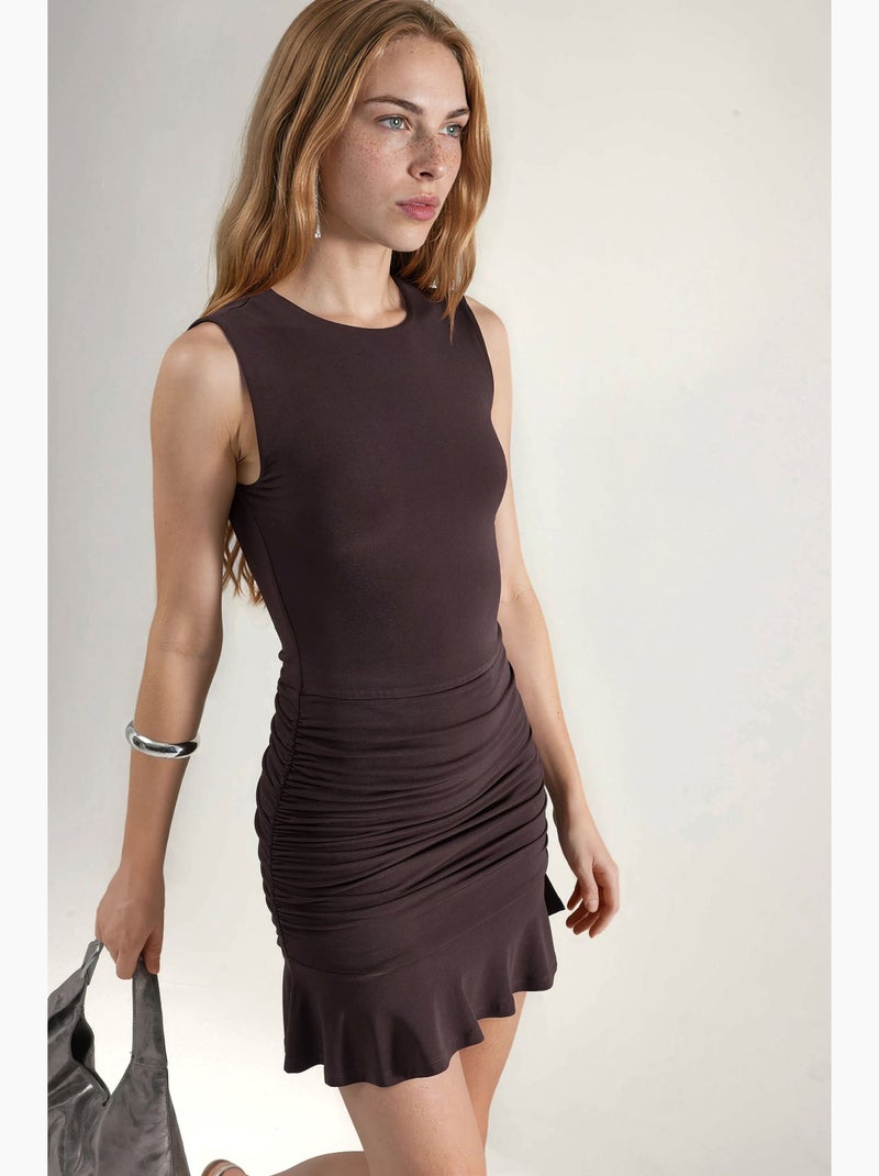 Vestido mini justo com folhos hiccup Castanho-chocolate - Kiabi