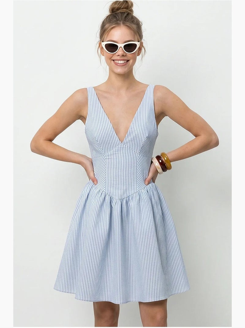 Vestido mini skater às riscas com decote em v e sem mangas lucci Azul-céu - Kiabi