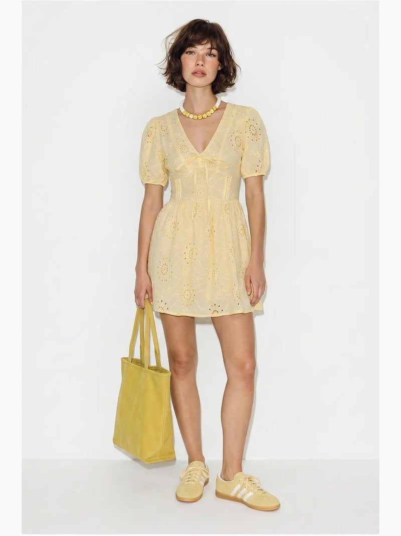Vestido mini skater bordado lucci Amarelo-limão - Kiabi