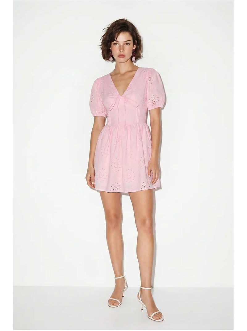 Vestido mini skater bordado lucci Rosa doce - Kiabi