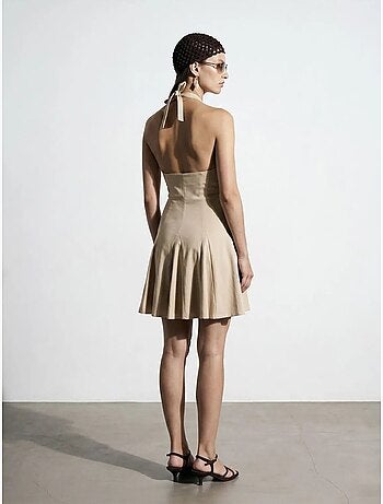 Vestido mini skater com decote halter dilvin